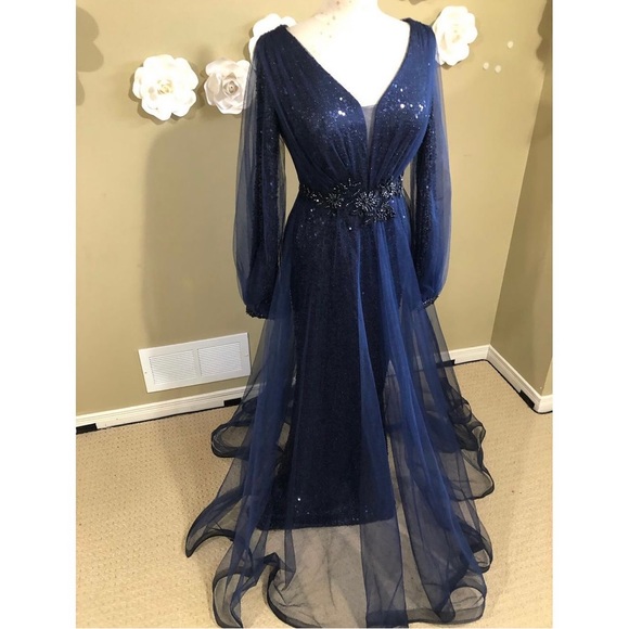 Navy V-neckline evening Dress - Picture 10 of 11